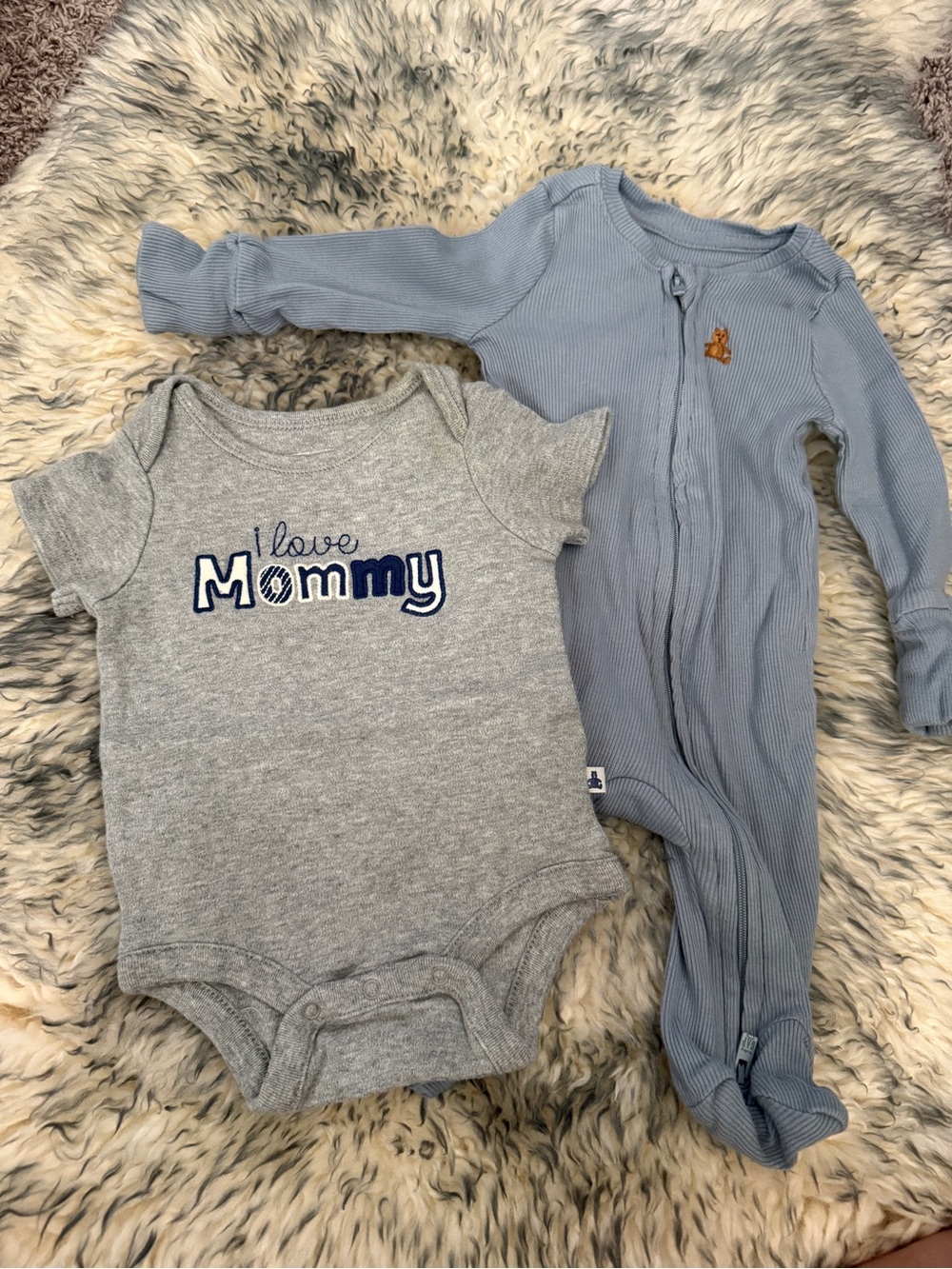 Gap Bundle Gray 'I Love Mommy' Baby Bodysuit Onesie & Blue Ribbed PJS